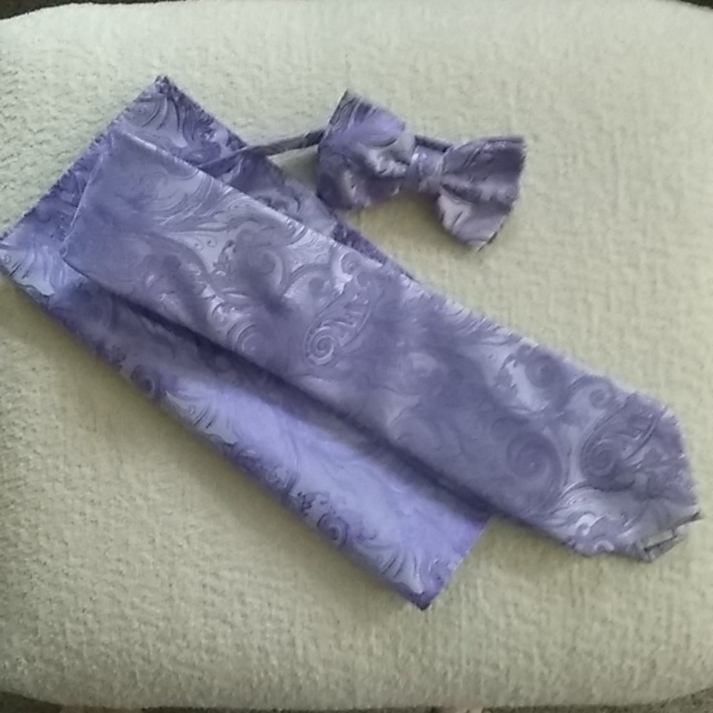 wisteria tie set